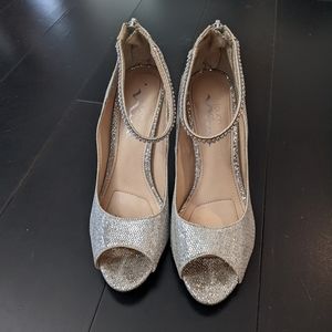 🍓 Touch of Nina Sparkly Shoes 🍓